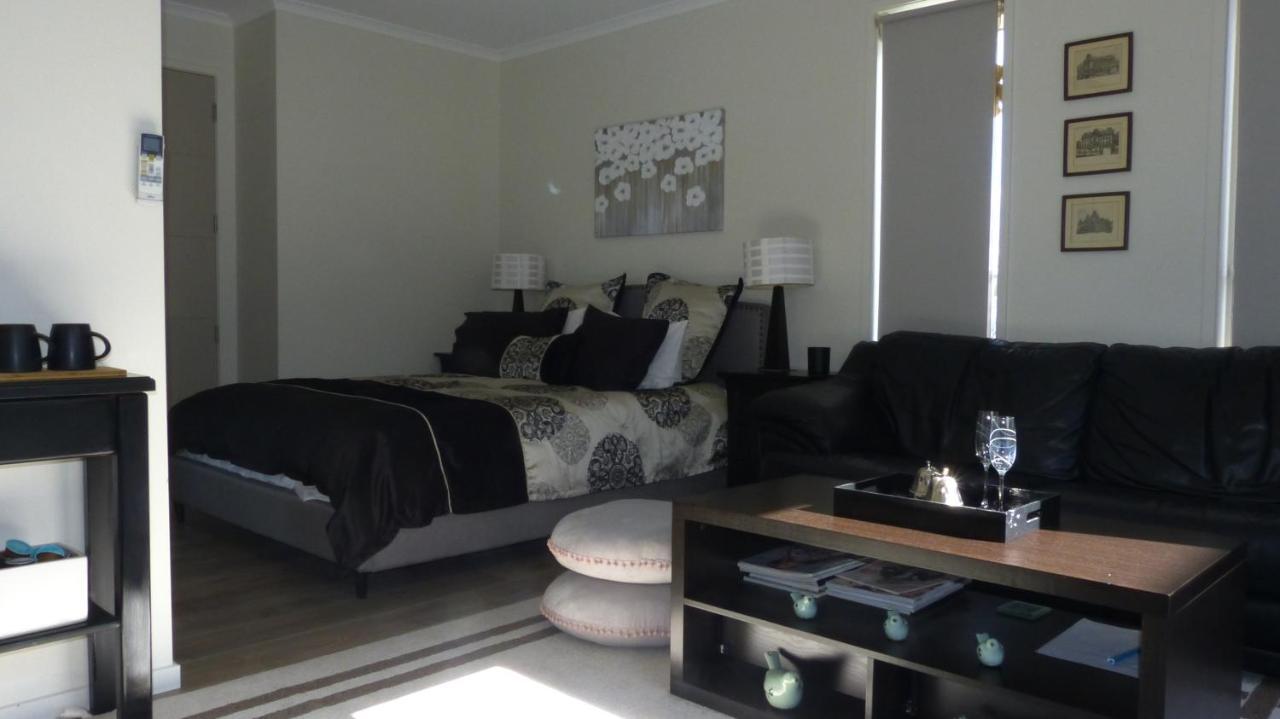Modern Self Contained Apartment In Riverhead מראה חיצוני תמונה