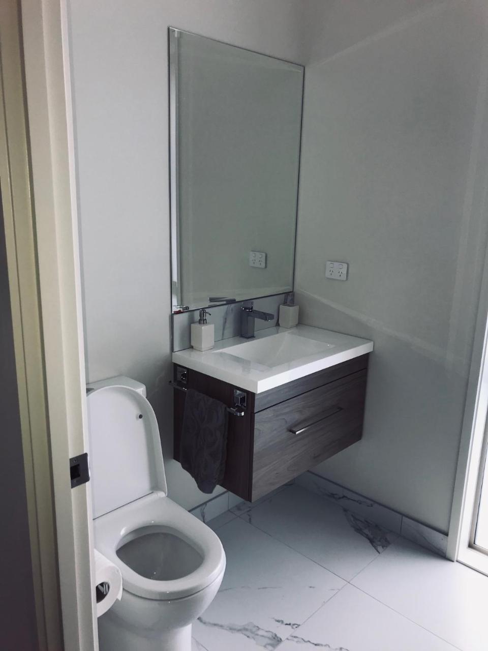 Modern Self Contained Apartment In Riverhead מראה חיצוני תמונה